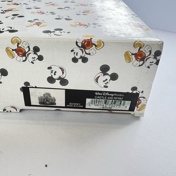 Disney World Commemorative 30th anniversary resin frame Never opened 4x6 frame - Picture 2 of 5